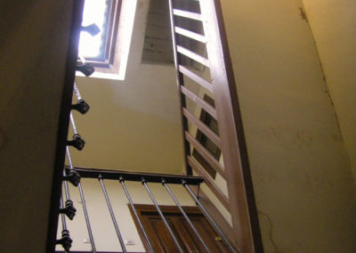 ANTES-vieja escalera de madera