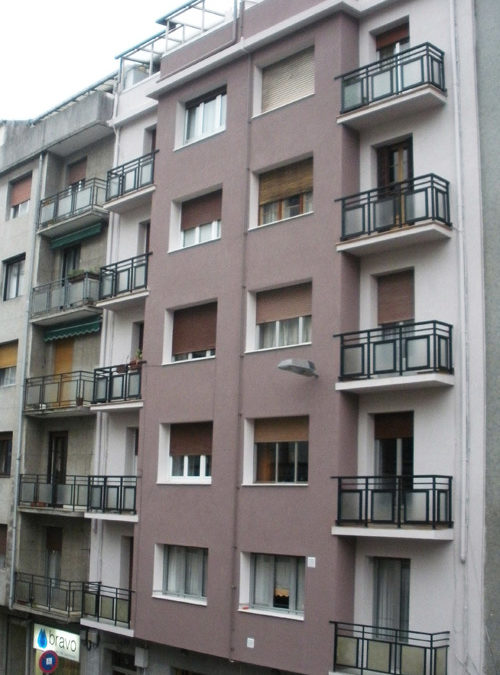 Rehabilitación de la fachada térmicamente (Sistema SATE) en Bista Eder 15, Eibar (Gipuzkoa)