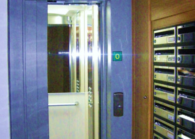 Sustitución de ascensor (renovación) en Txonta 1, Eibar (Gipuzkoa)