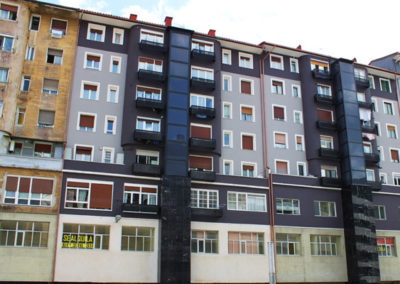 DESPUÉS-estructura metálica en fachada con ascensor