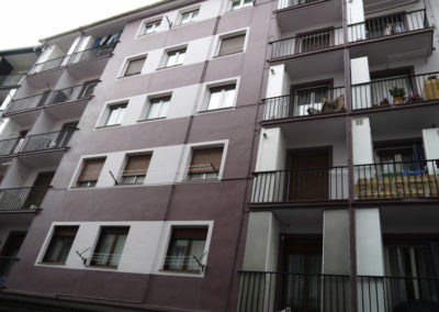 Rehabilitación de fachada y cubierta en Urki 7, Eibar (Gipuzkoa)