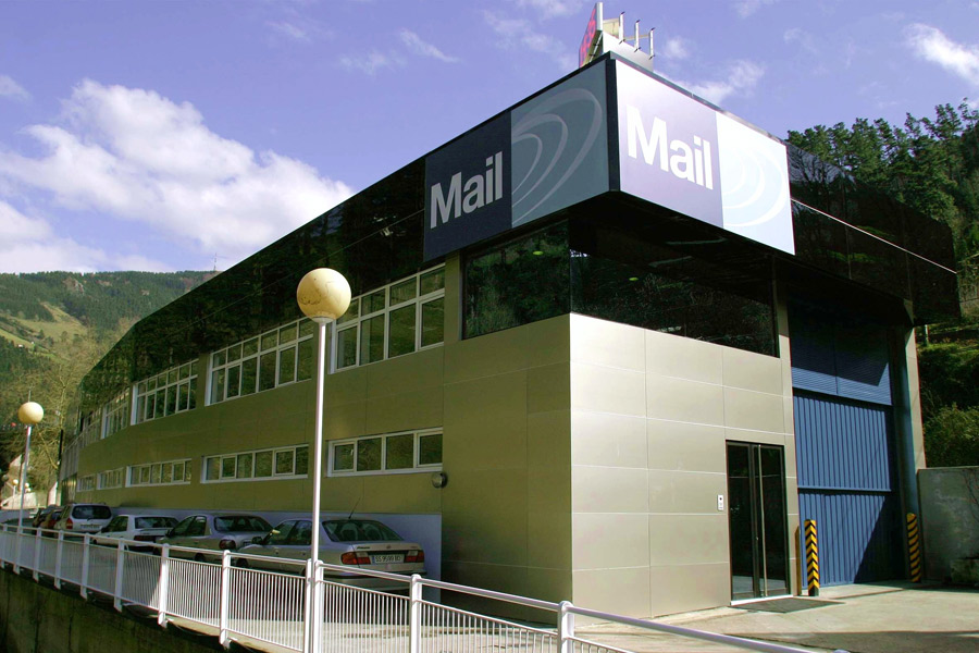 Renovación de fachada en Industrias Mail, Eibar (Gipuzkoa)